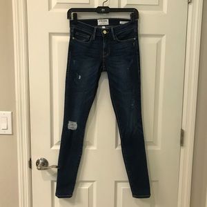 FRAME Le Skinny de Jeanne Distressed Larson 25